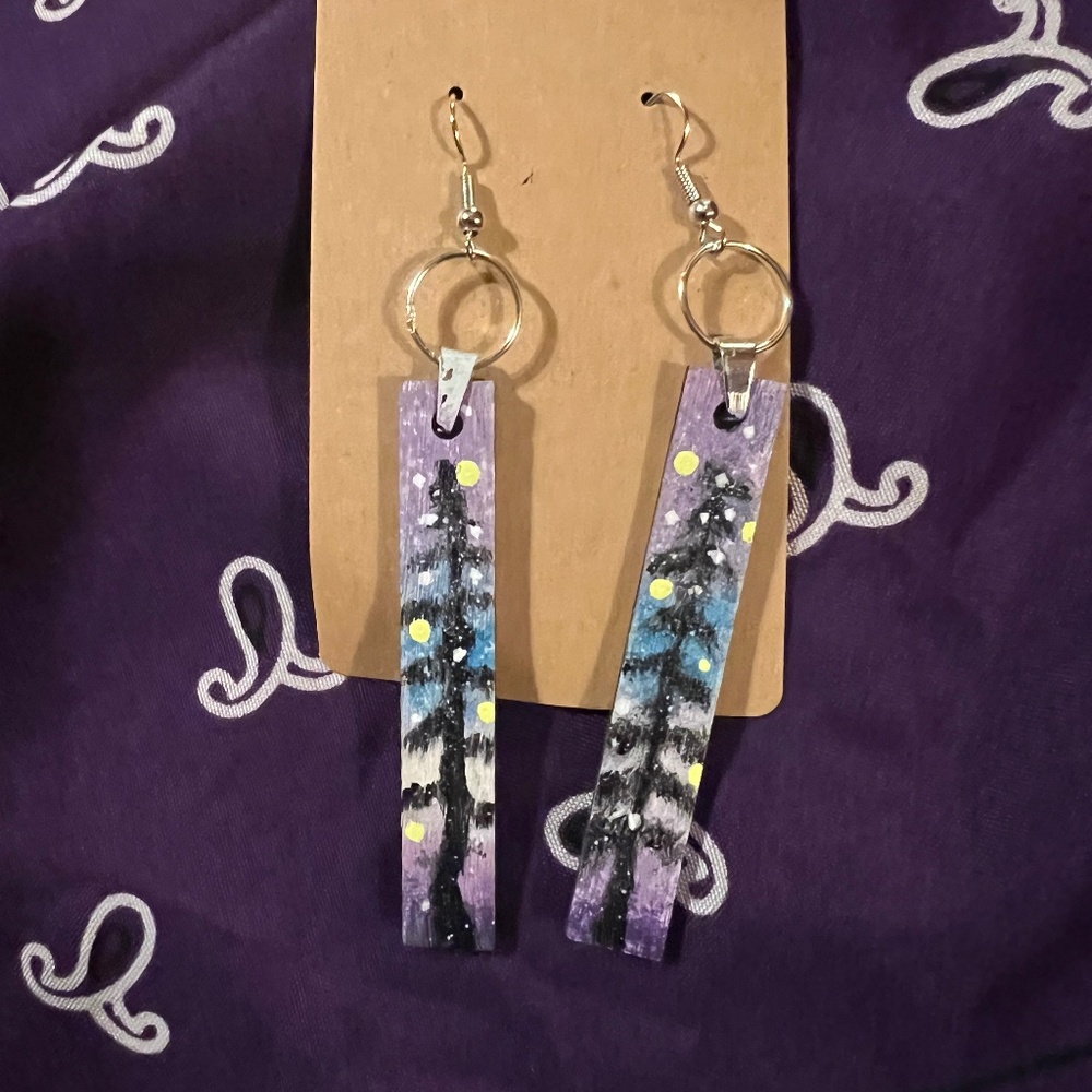 Hand painted earrings - Picture 1 of 1